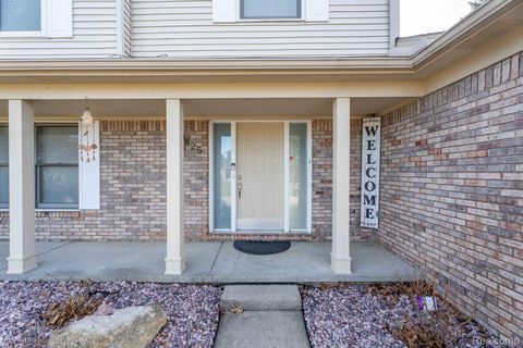 Tiny photo for 425 Lakes Edge Drive, Oxford Village, MI 48371 (MLS # 20261014598)