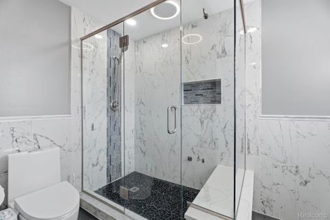 Tiny photo for 425 Lakes Edge Drive, Oxford Village, MI 48371 (MLS # 20261014598)