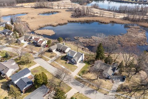 Tiny photo for 425 Lakes Edge Drive, Oxford Village, MI 48371 (MLS # 20261014598)