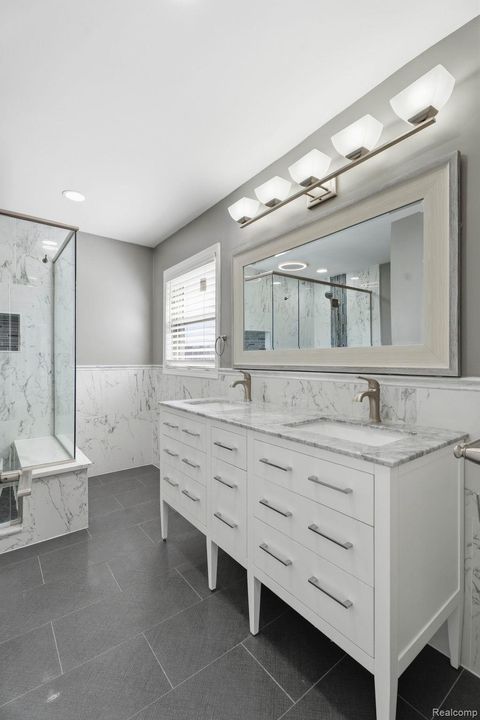 Tiny photo for 425 Lakes Edge Drive, Oxford Village, MI 48371 (MLS # 20261014598)