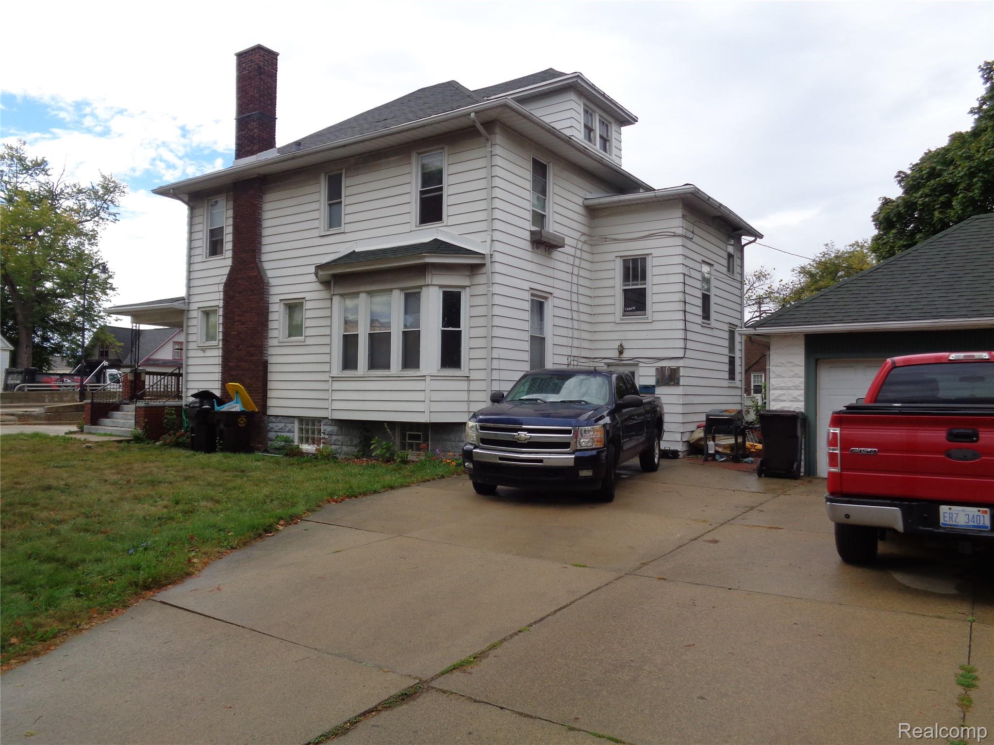 2756 4th St 410 West Road 4th Street