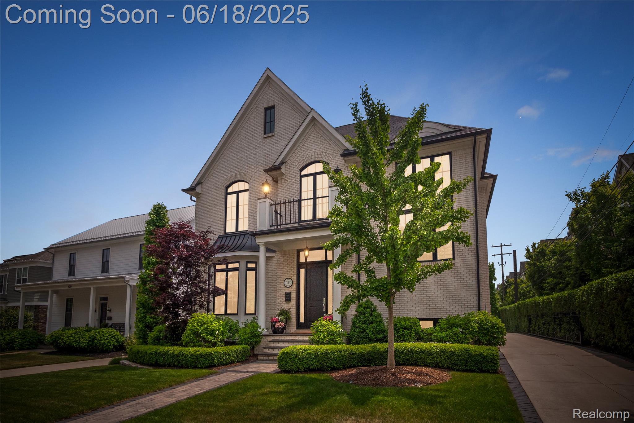 933 N Sherman Drive