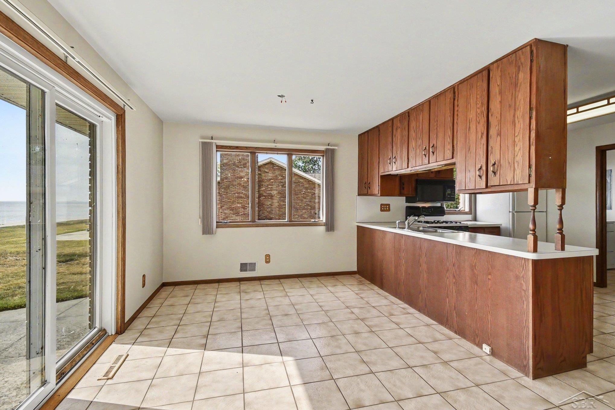 381 S Linwood Beach Road