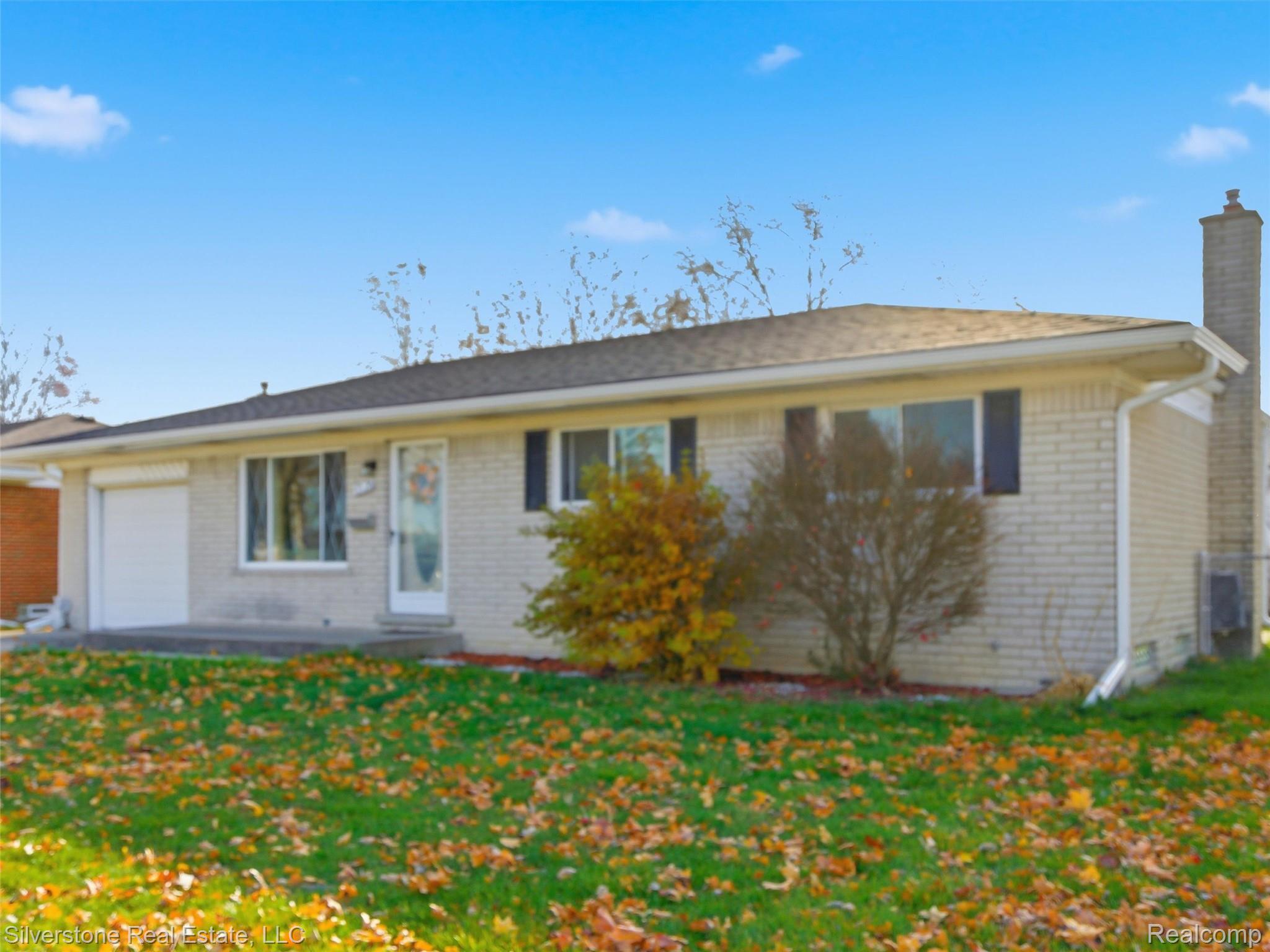 3526 Hillcrest Drive