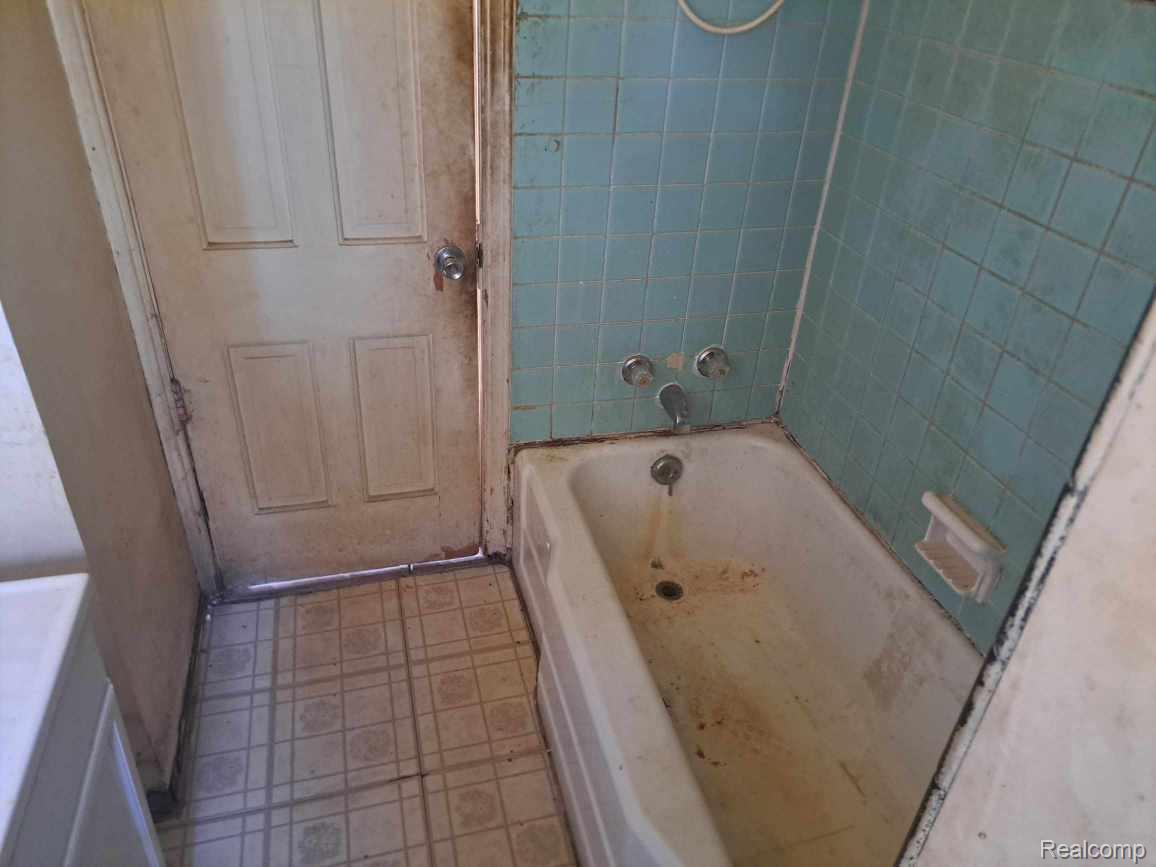 5109 S Hubbard Street