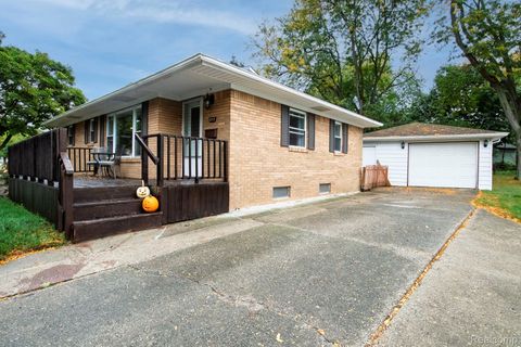 Tiny photo for 322 North Dr, Davison City, MI 48423 (MLS # 20261003074)