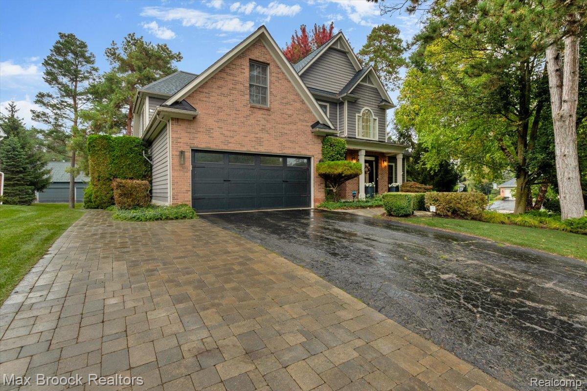 6979 Woodlyn Court