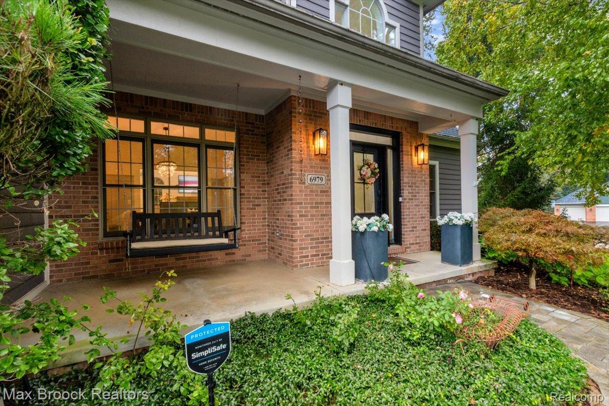 6979 Woodlyn Court