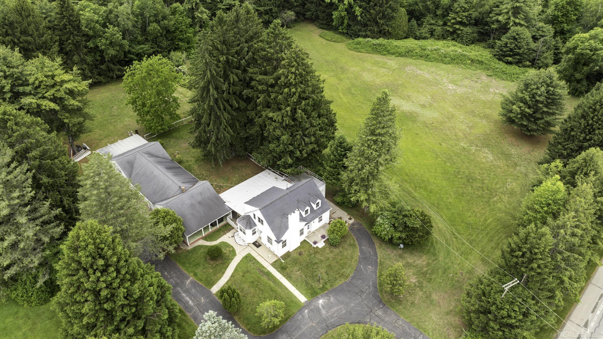 4484 Lakeshore Road