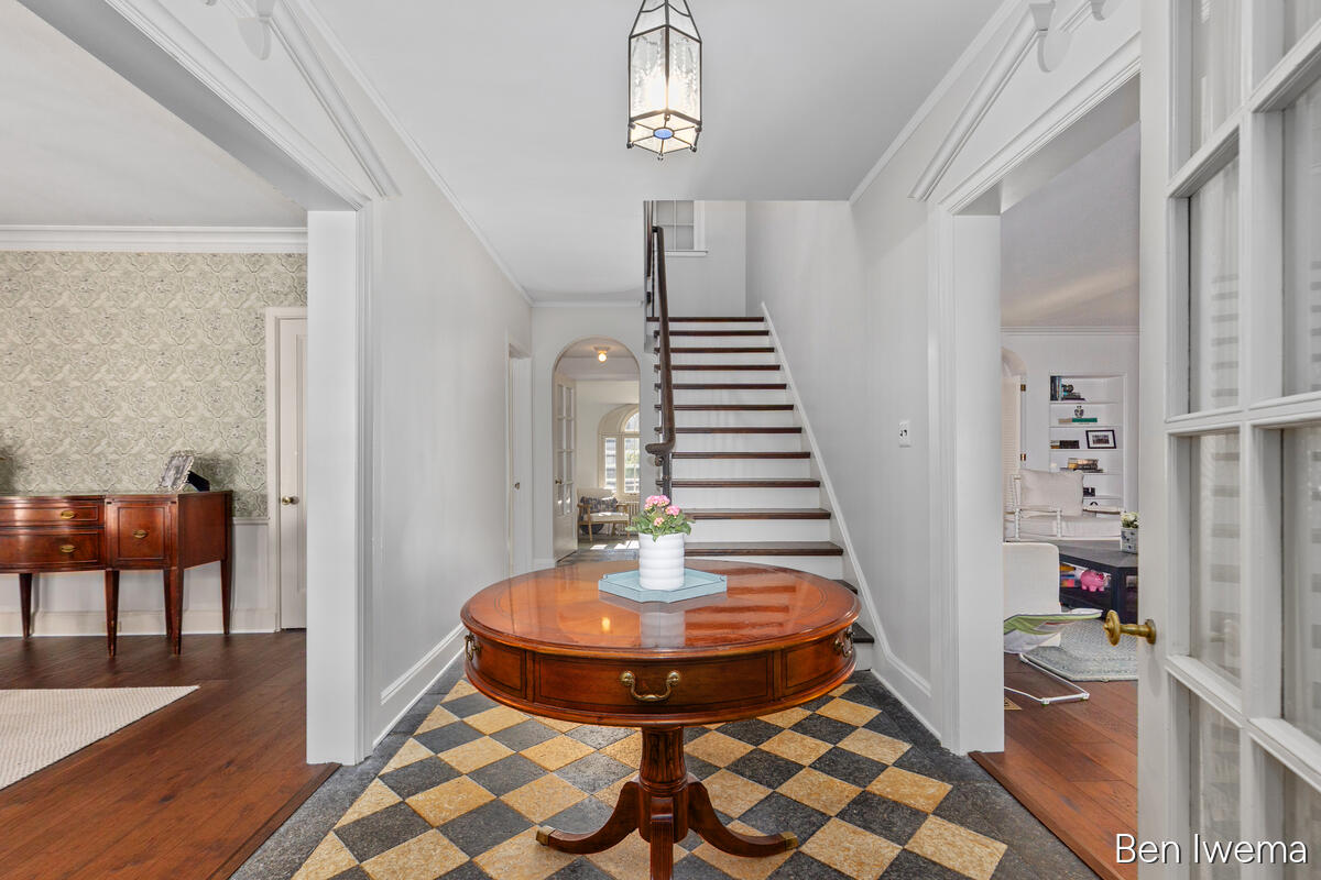 610 Locust Avenue SE