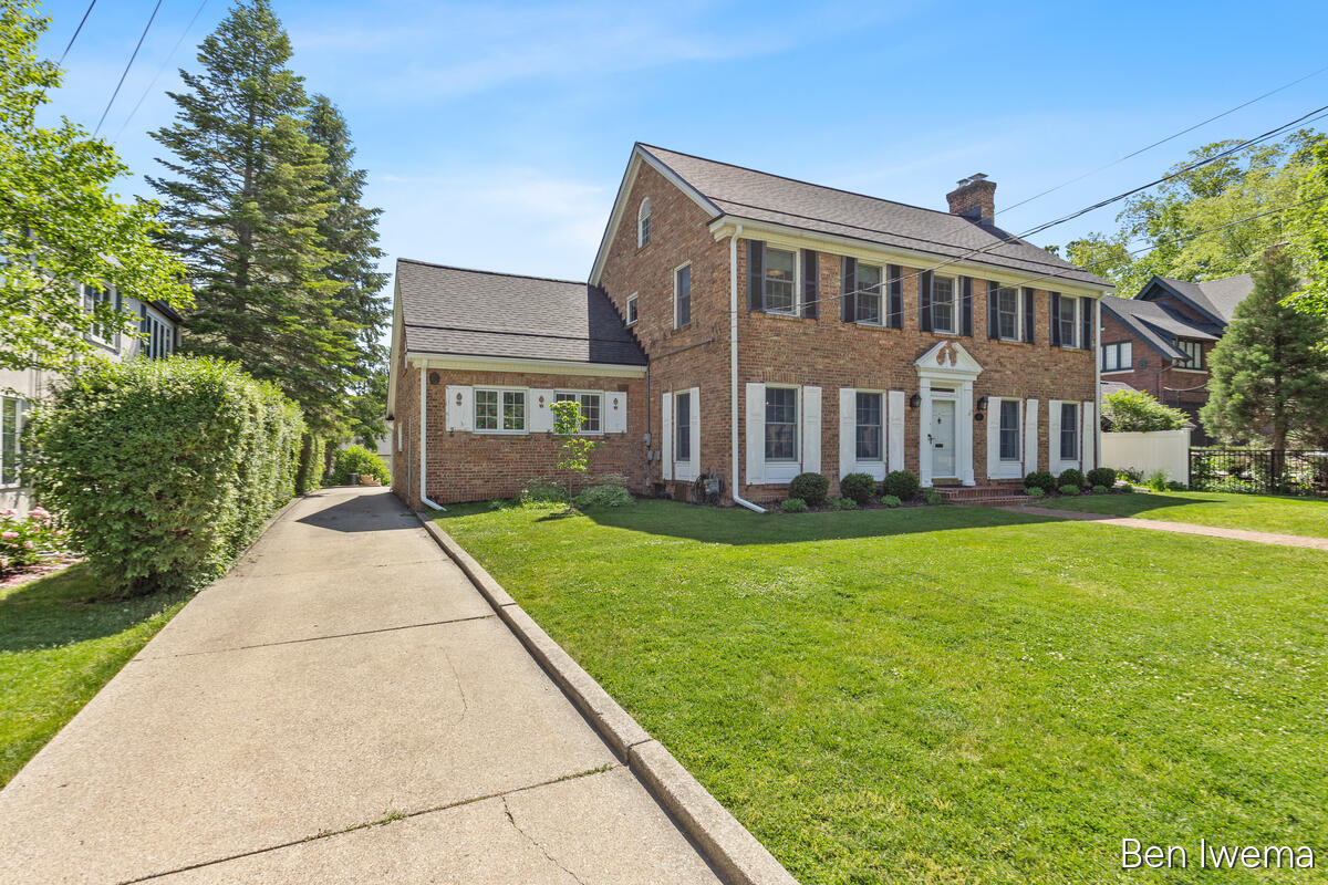 610 Locust Avenue SE