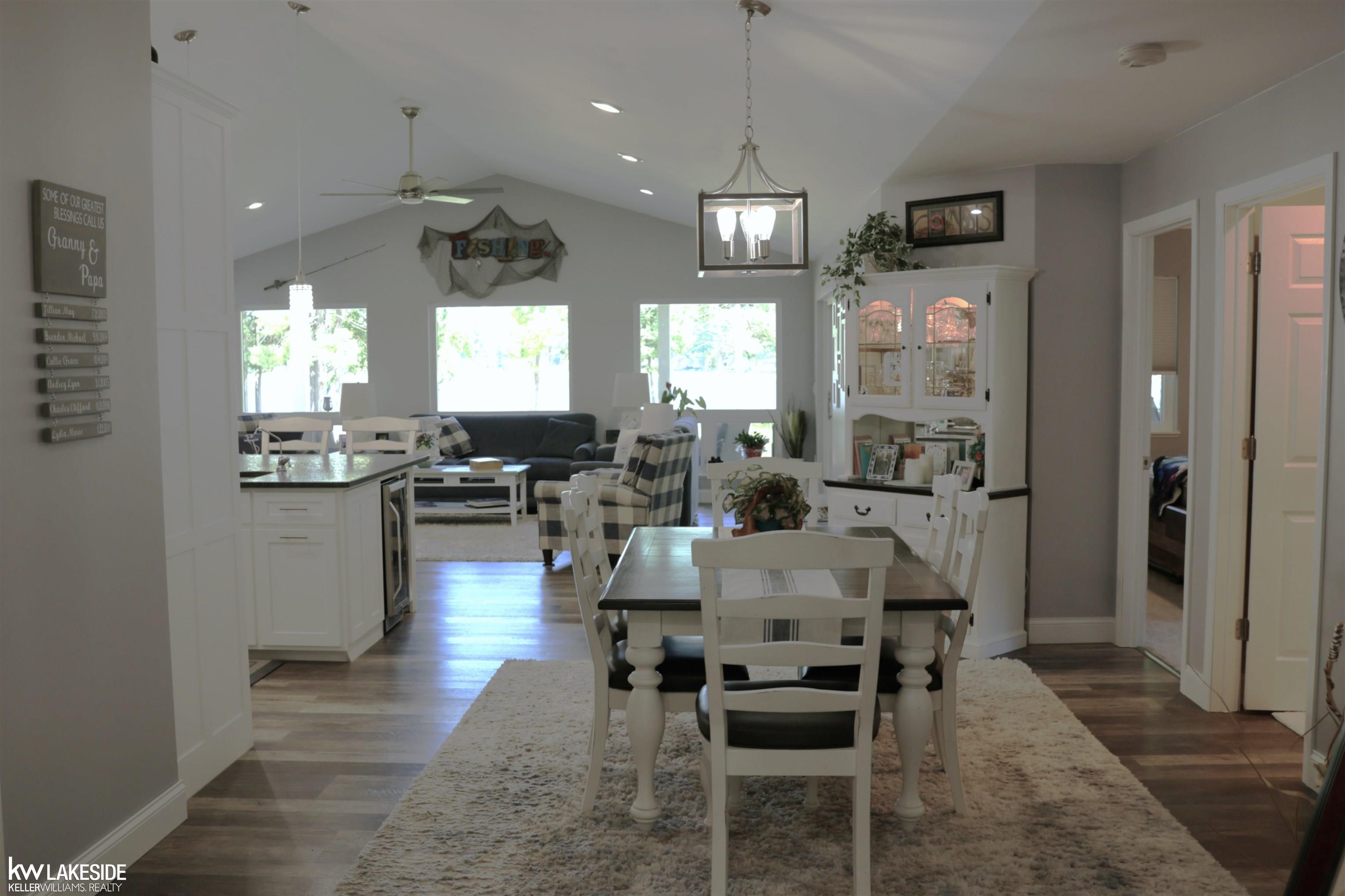 521 W River Court