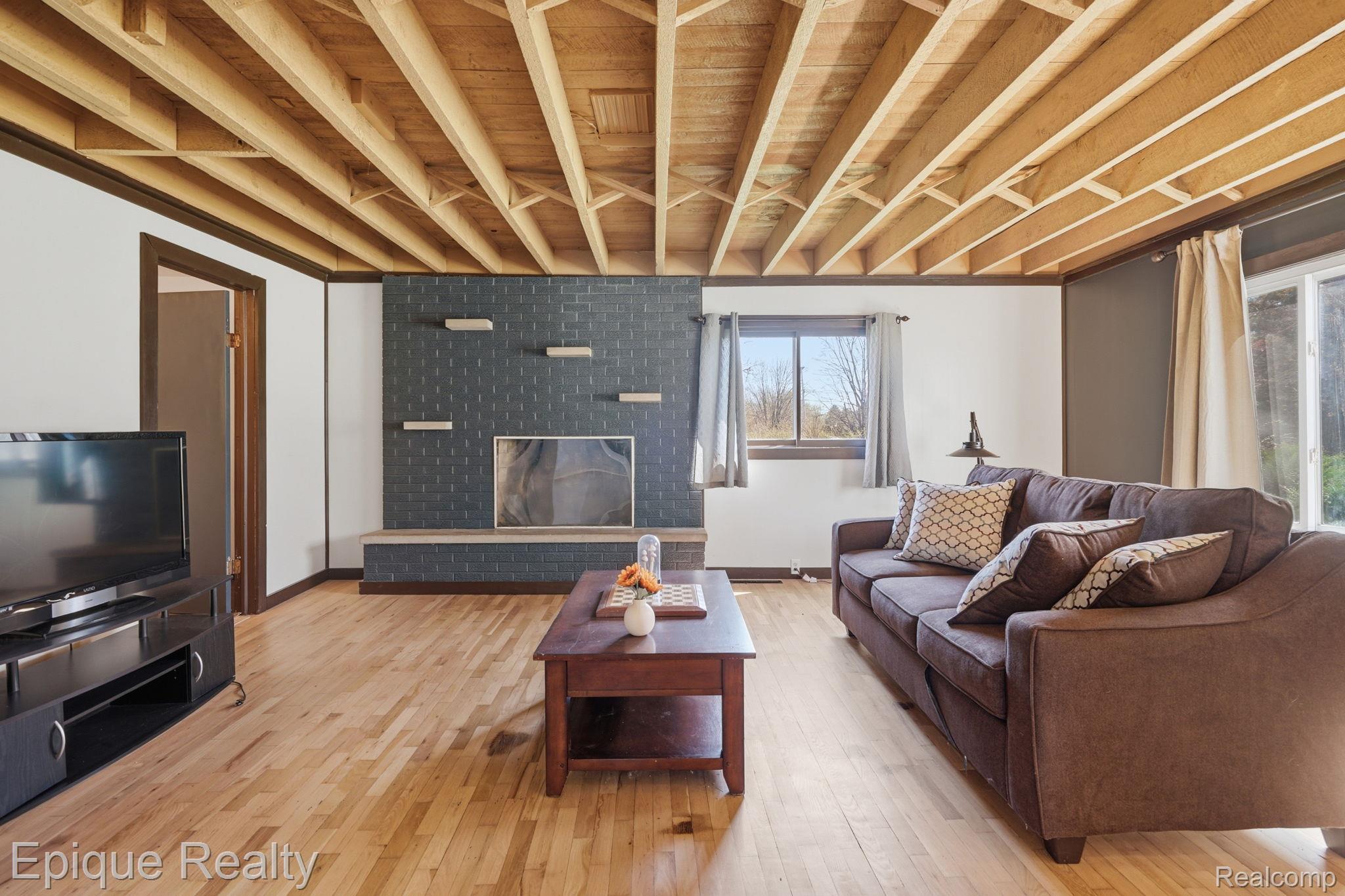 3272 Barnes Road