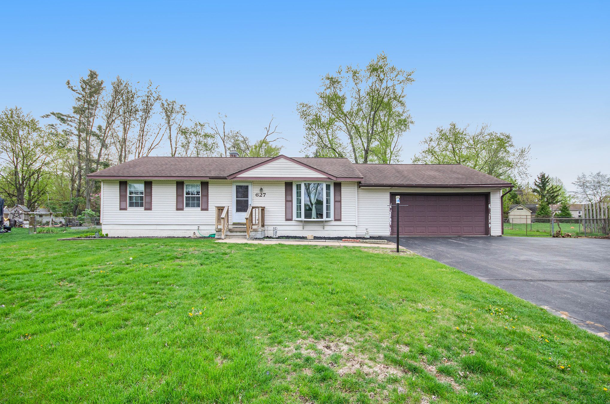627 LOS ARBOLES Drive