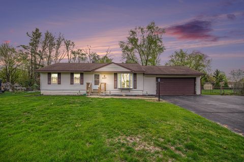 627 LOS ARBOLES Drive Wolverine Lake Village Oakland MI 48390