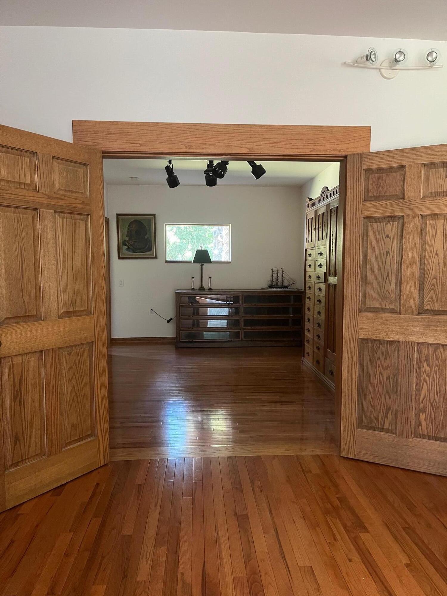 8005 Old Channel Trail Trail