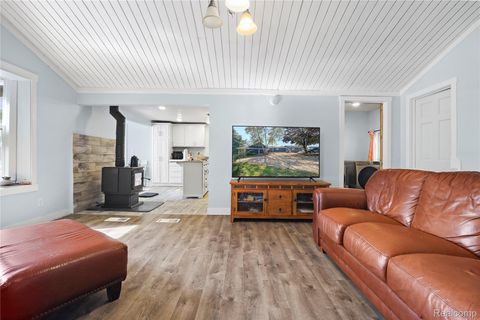 7441 Tipsico Lake Road Tyrone Township MI 48442