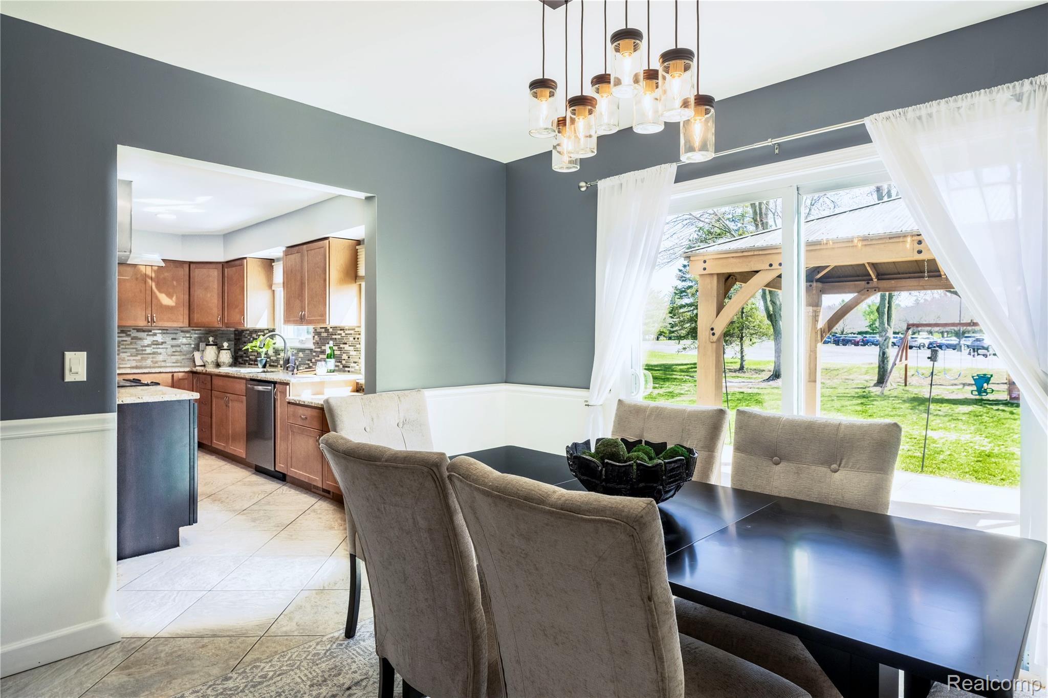 2965 Armstrong Drive