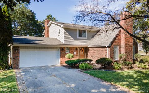 4995 Stoddard Drive Troy City MI 48085