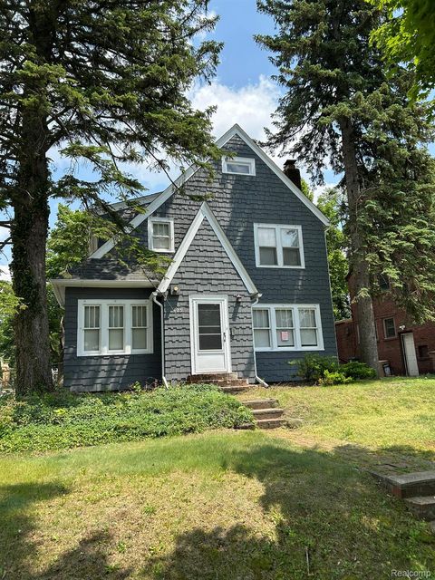 425 W Iroquois Road Pontiac City MI 48341