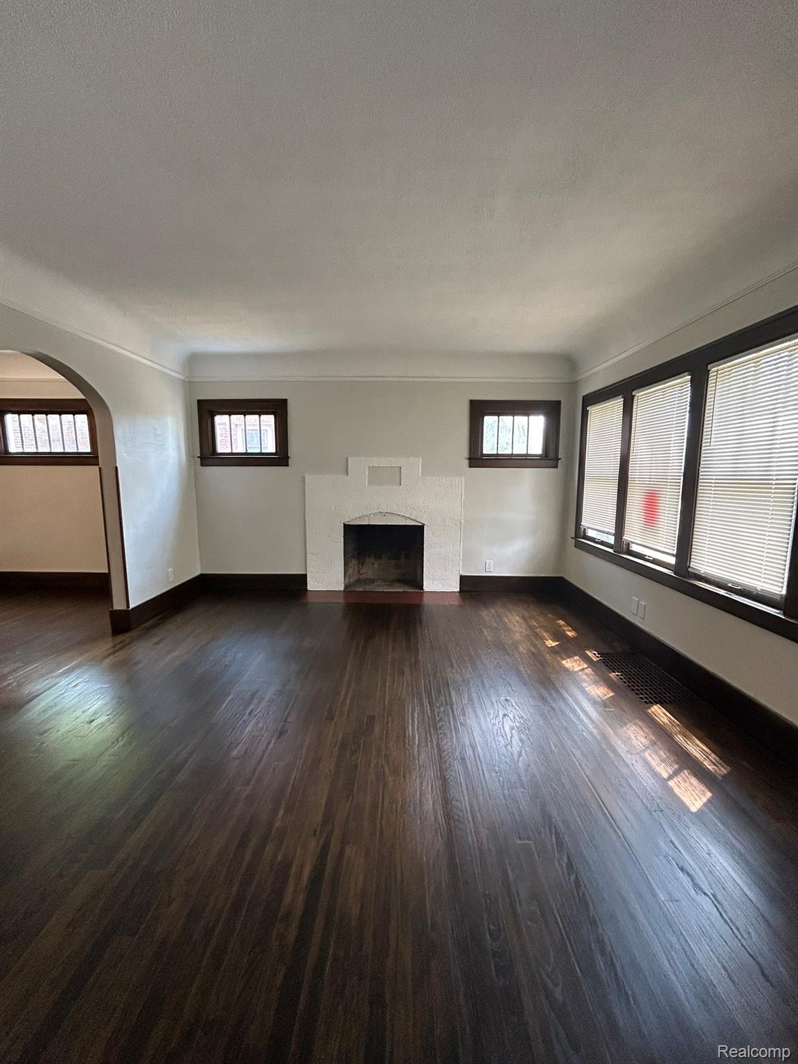425 W Iroquois Road