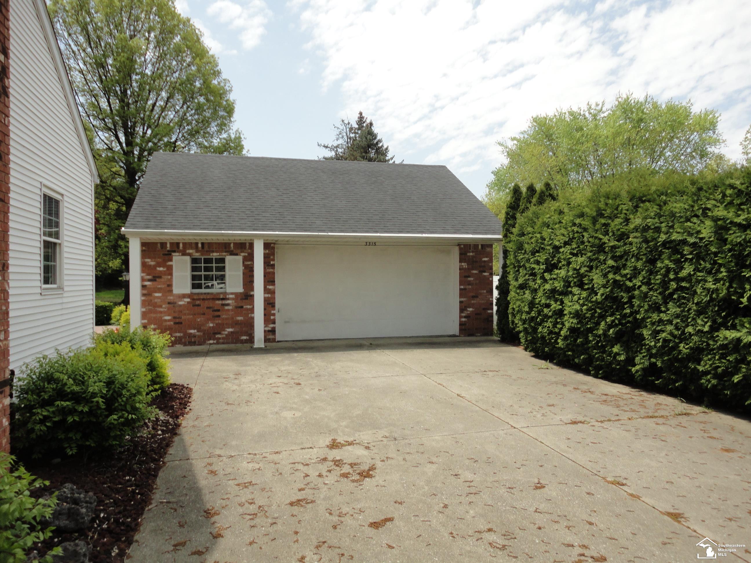 3315 W Albain Road