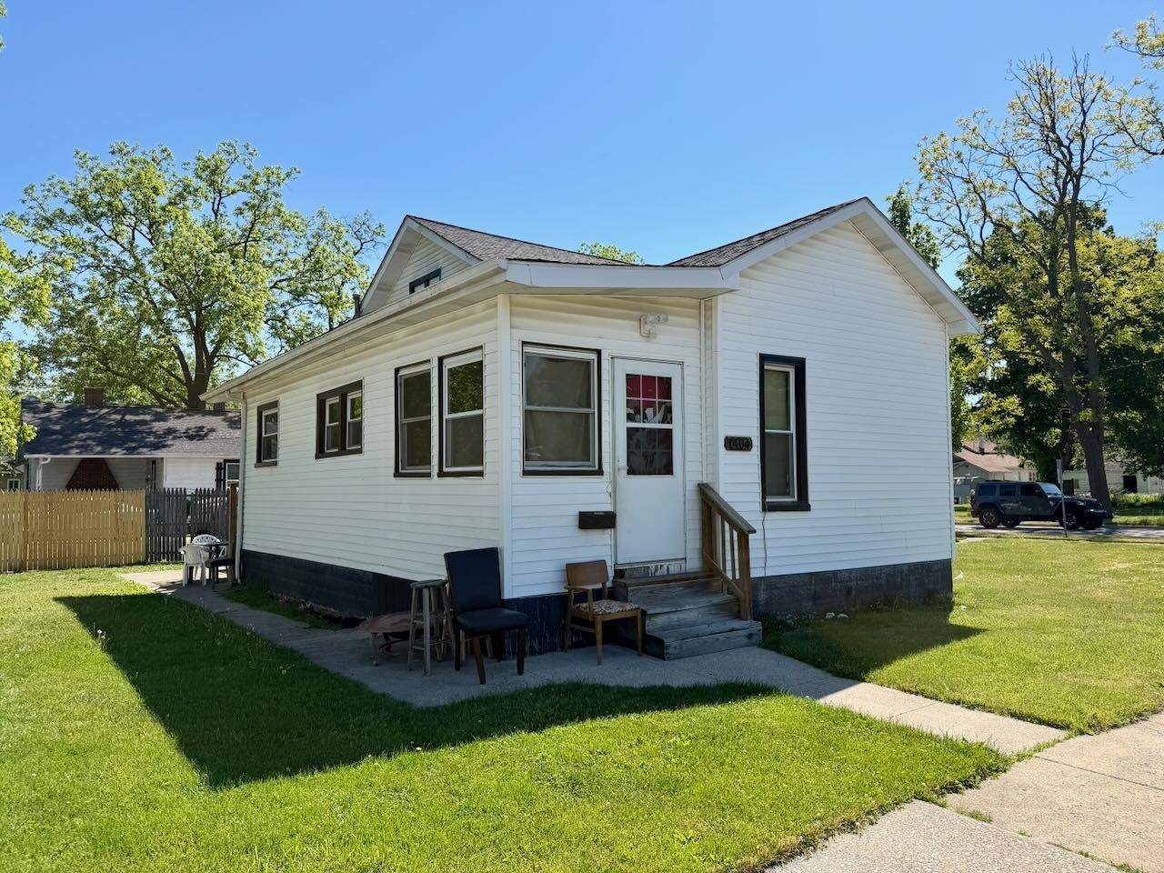 1404 Monroe Street