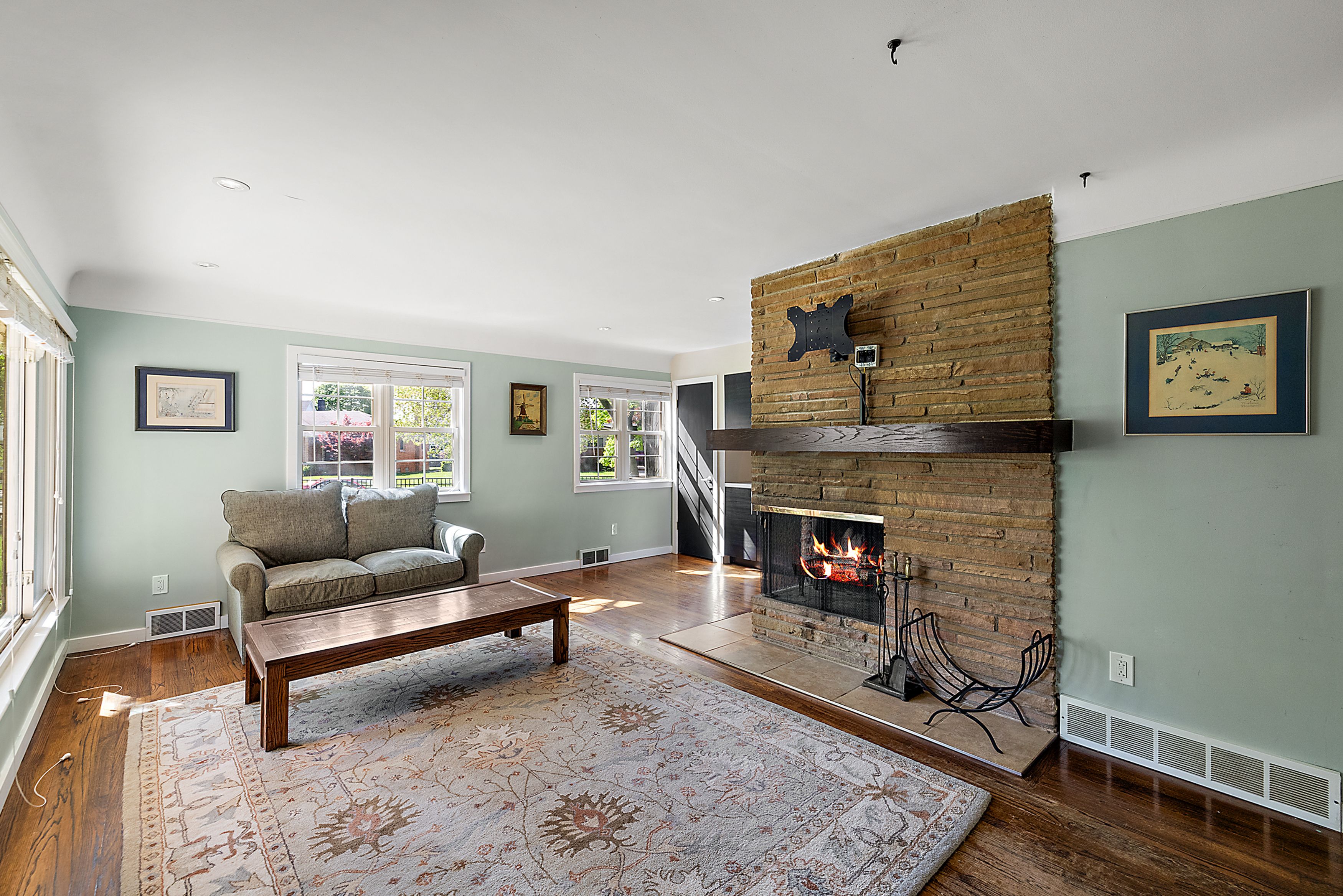 3907 Auburn Drive