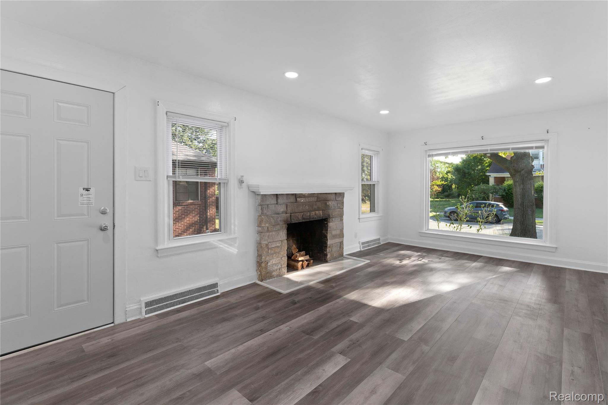 Detroit City, Michigan 48224, United States, 2 Bedrooms Bedrooms, ,1 BathroomBathrooms,Residential,Active,194873