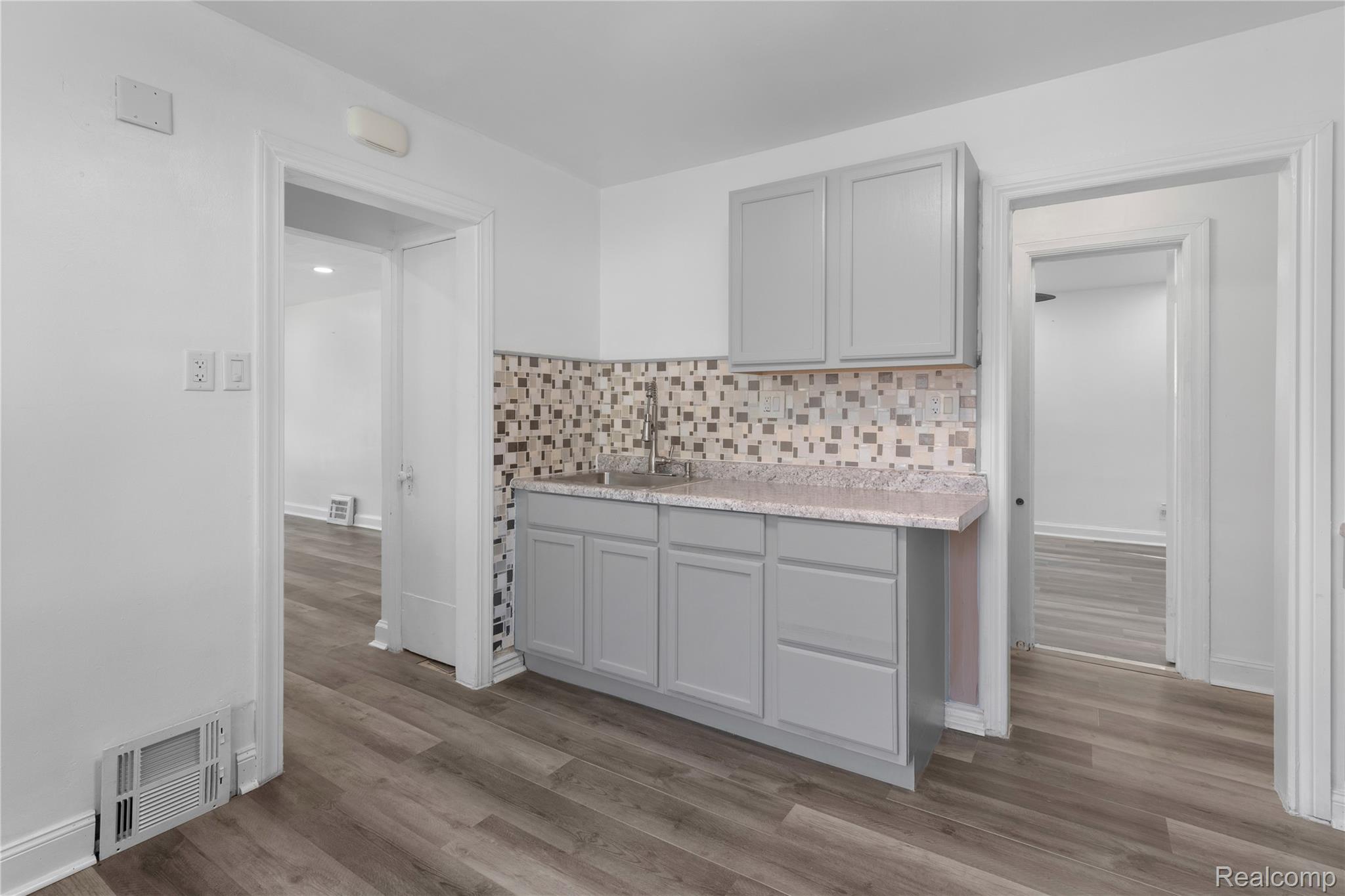 Detroit City, Michigan 48224, United States, 2 Bedrooms Bedrooms, ,1 BathroomBathrooms,Residential,Active,194873