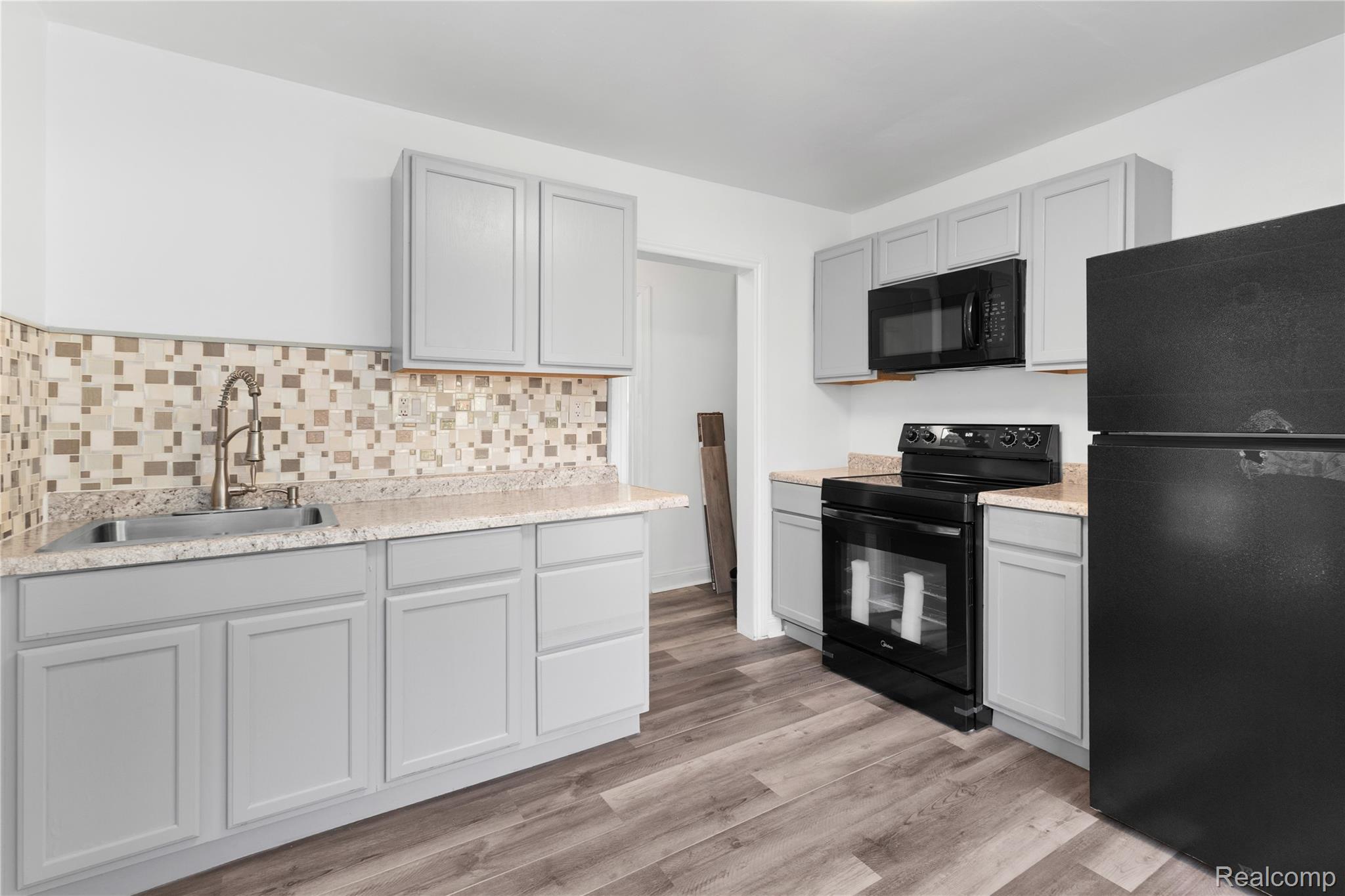 Detroit City, Michigan 48224, United States, 2 Bedrooms Bedrooms, ,1 BathroomBathrooms,Residential,Active,194873