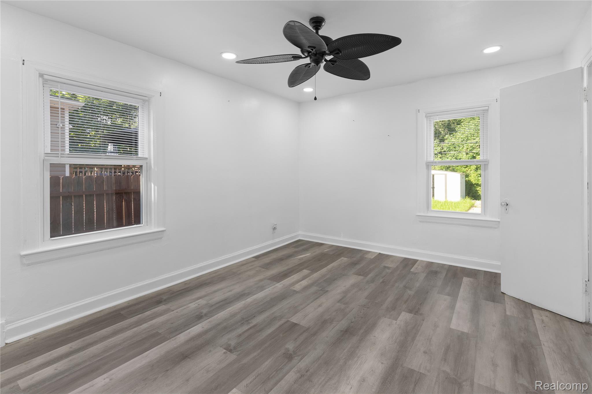 Detroit City, Michigan 48224, United States, 2 Bedrooms Bedrooms, ,1 BathroomBathrooms,Residential,Active,194873