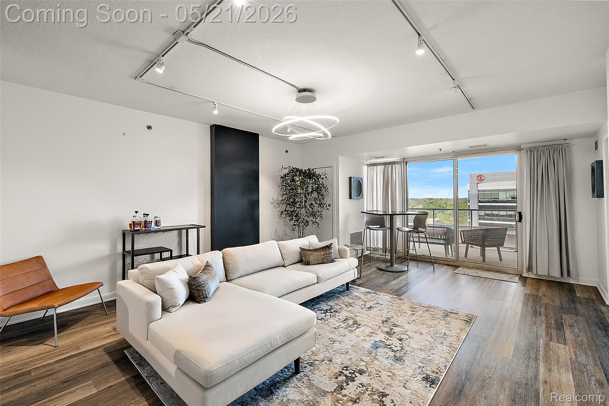 432 S Washington Avenue 806