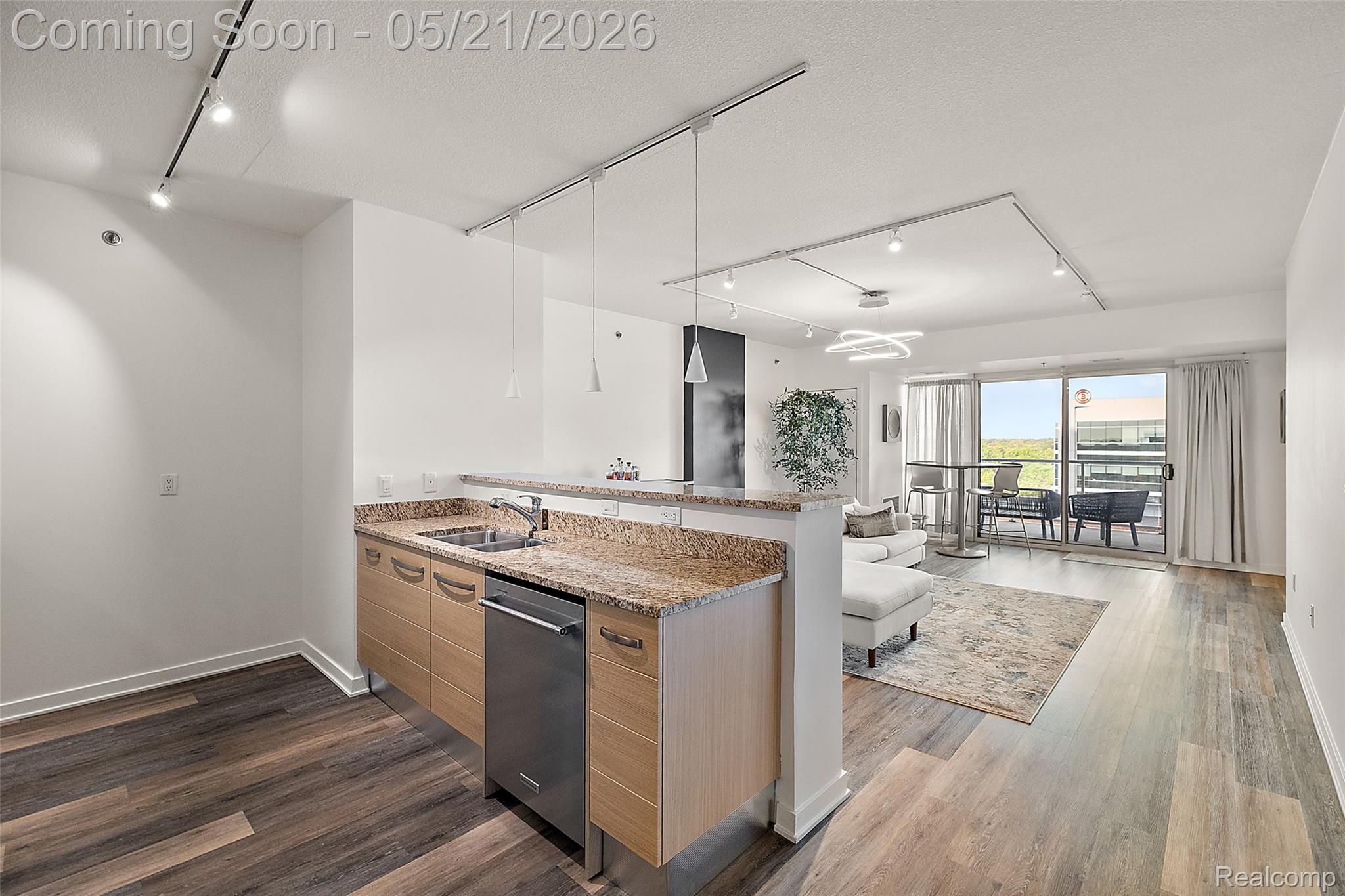 432 S Washington Avenue 806