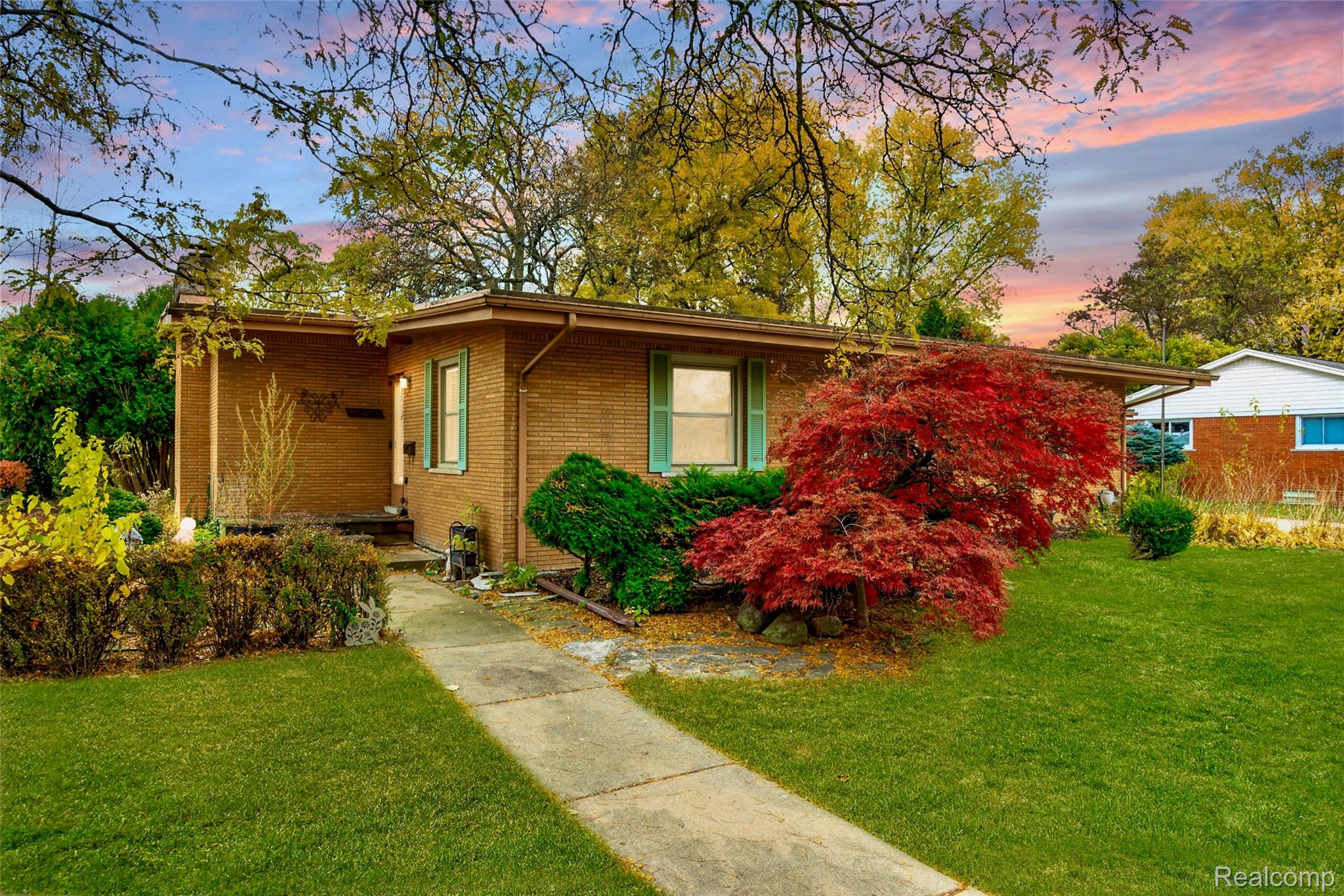 22250 Grossedale Street