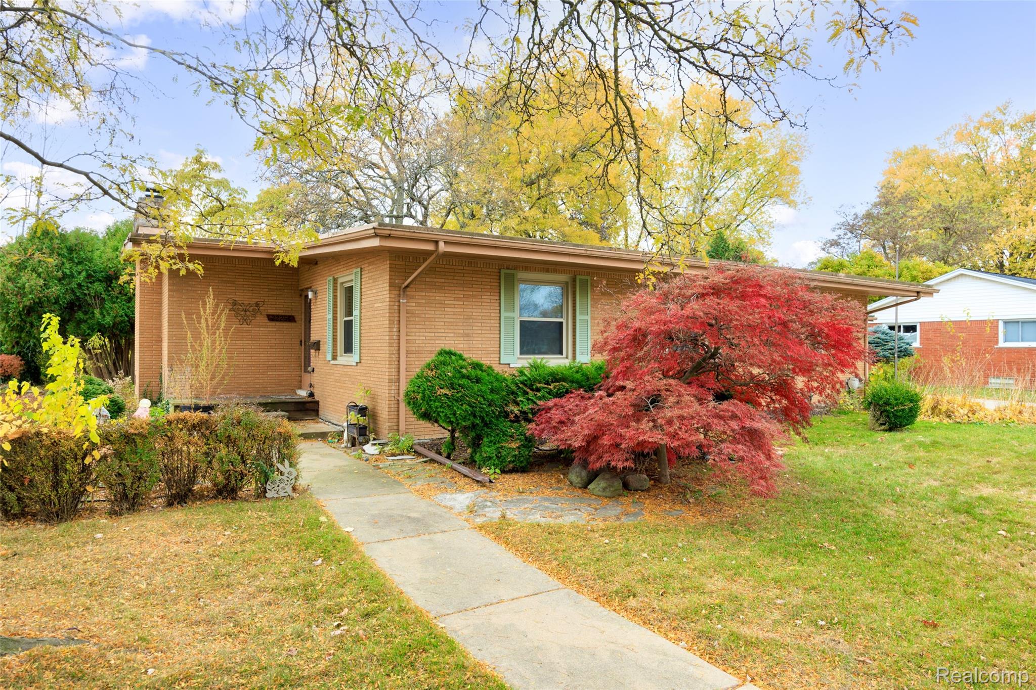 22250 Grossedale Street