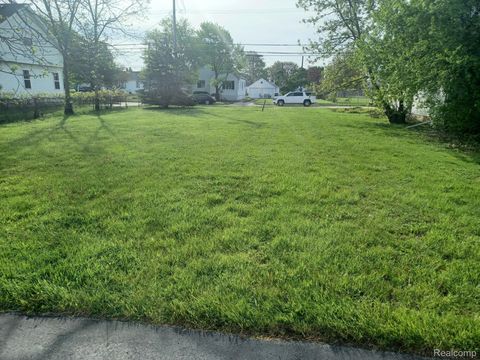 32338 CHURCH Street Rockwood City MI 48173