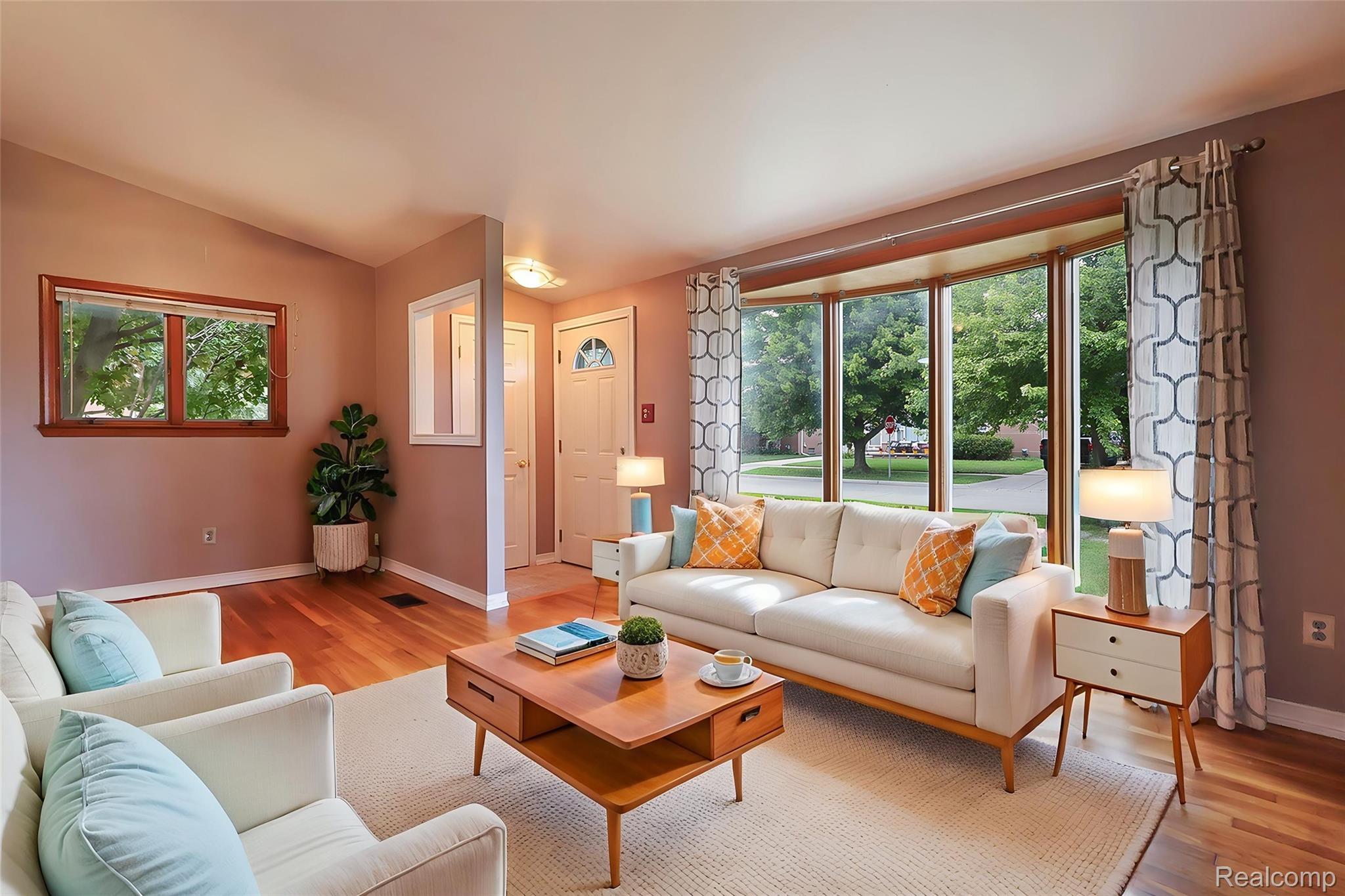 31141 Gladys Avenue