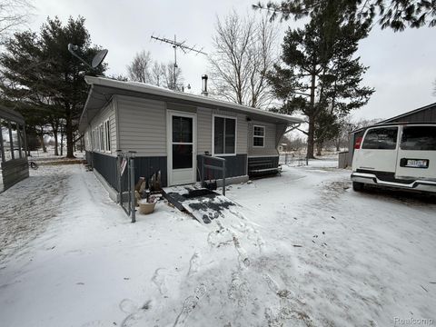 3034 E Valley Road Adrian City MI 49221