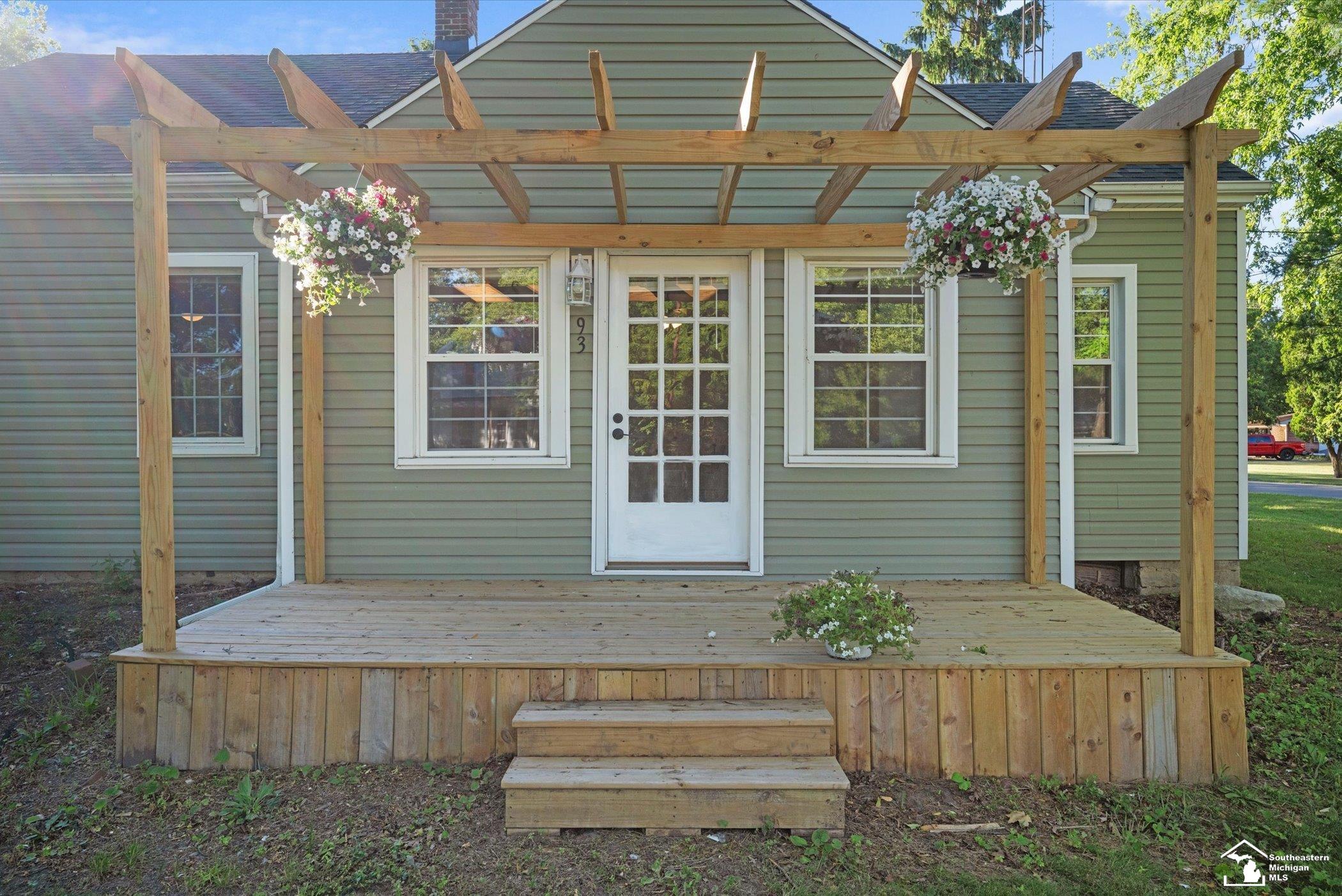 93 N Division Street