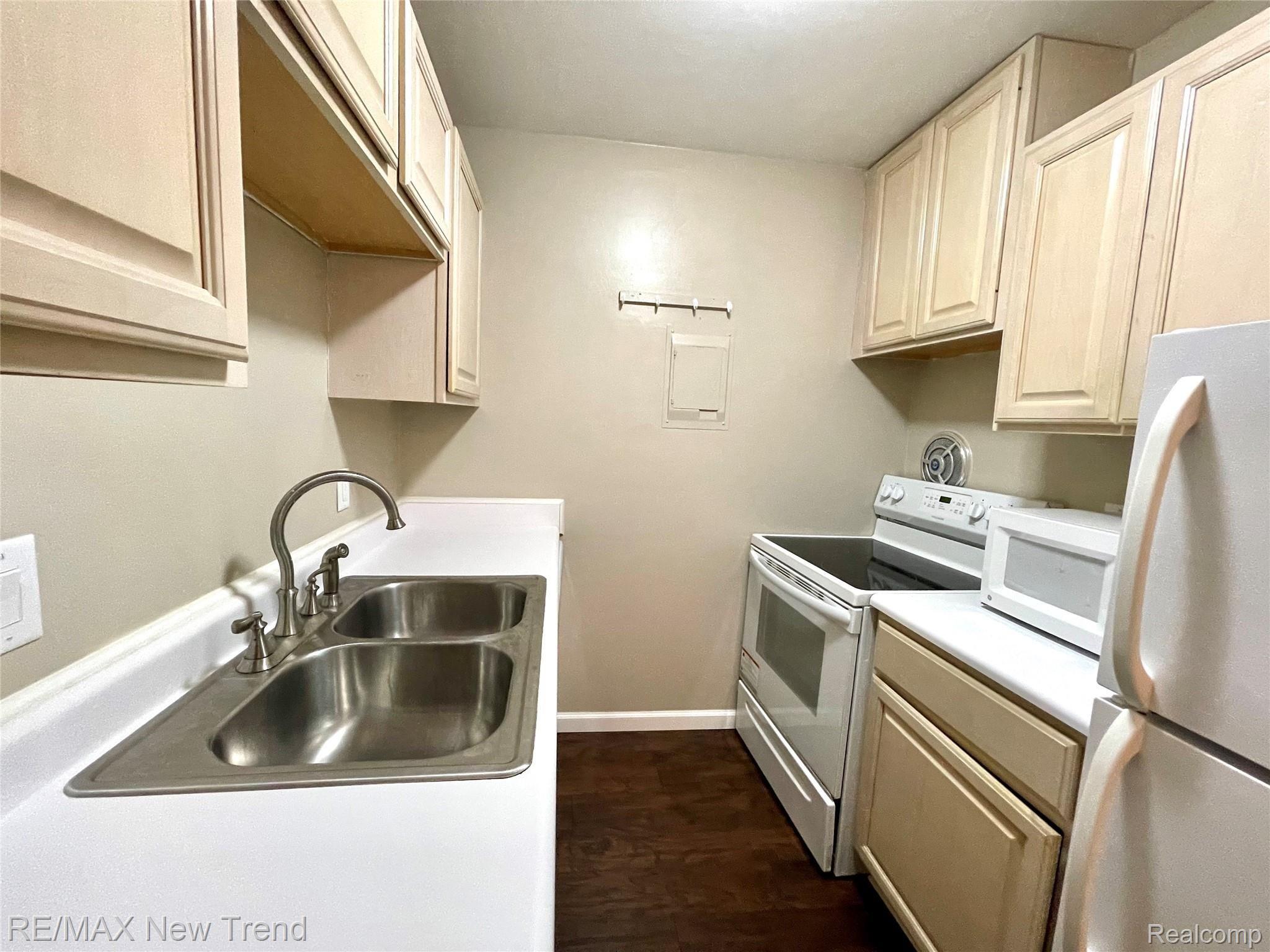 2116 PAULINE BLVD APT 304