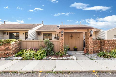 25887 LEXINGTON Drive 5 South Lyon City MI 48178