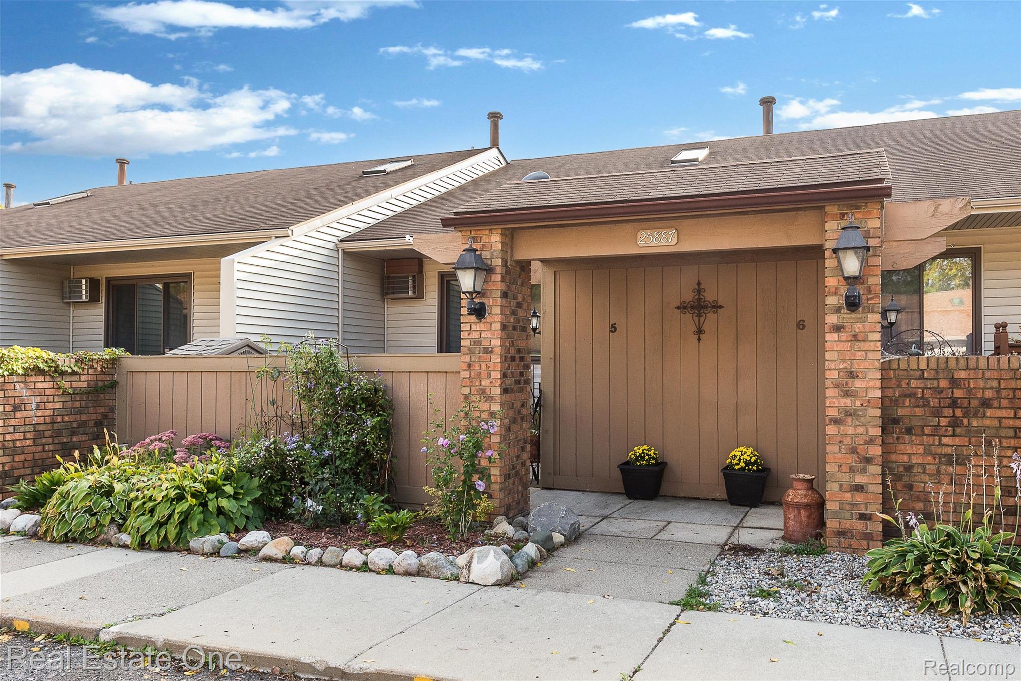 25887 LEXINGTON Drive 5
