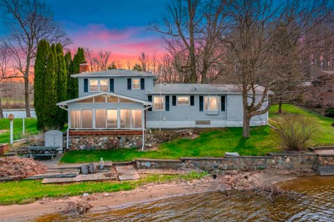 Photo of 683 Shannon Drive, Union Township, MI 49094 (MLS # 66026014725)