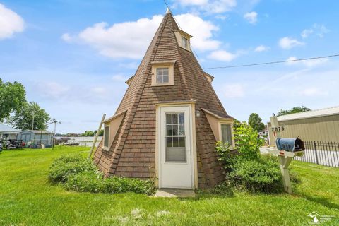 Photo of 2875 Round Lake Highway, Rollin Township, MI 49253 (MLS # 57050193141)