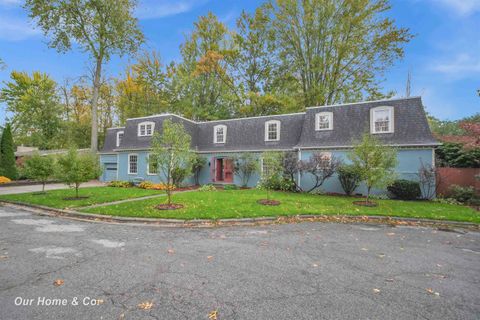 2502 Lee Drive Bay City City MI 48708