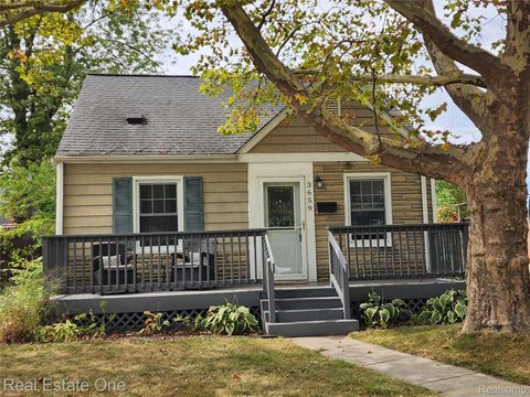 3659 Ellwood Avenue Berkley City MI 48072