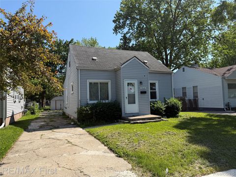 13444 Prospect Avenue Warren City MI 48089