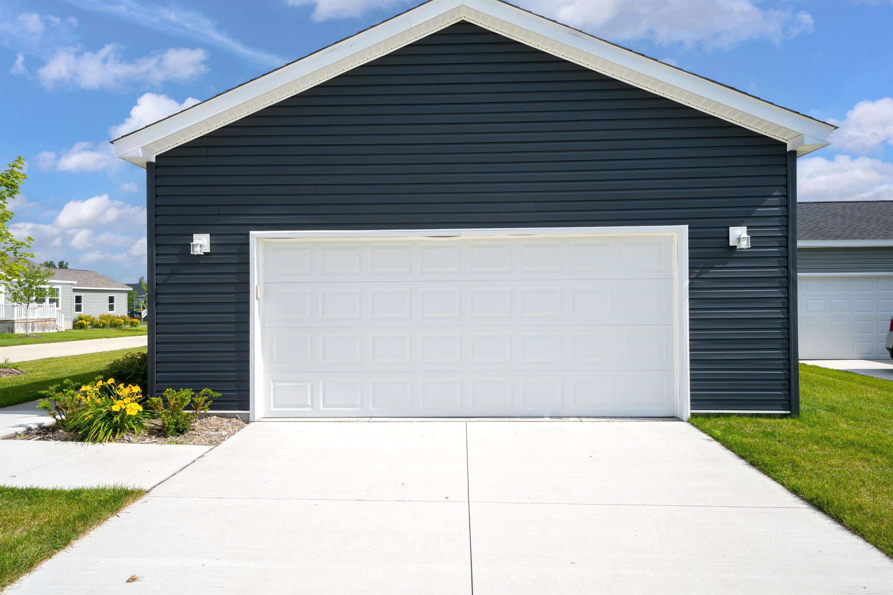 2785 Trade Winds Court