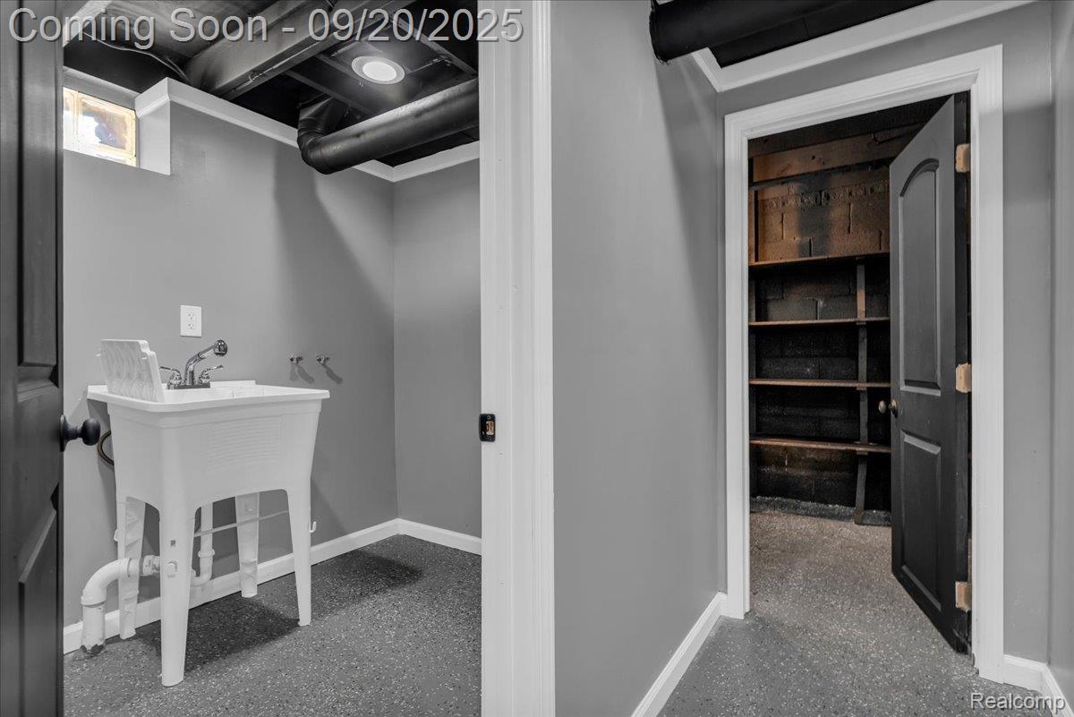 Detroit City, Michigan 48221, United States, 3 Bedrooms Bedrooms, ,3 BathroomsBathrooms,Residential,Active,211169